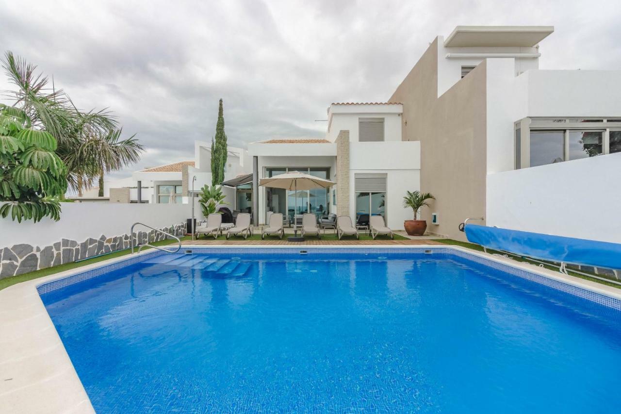 Villa Isabella, Luxury Villa With Heated Pool Ocean View In Adeje, Tenerife アデヘ エクステリア 写真