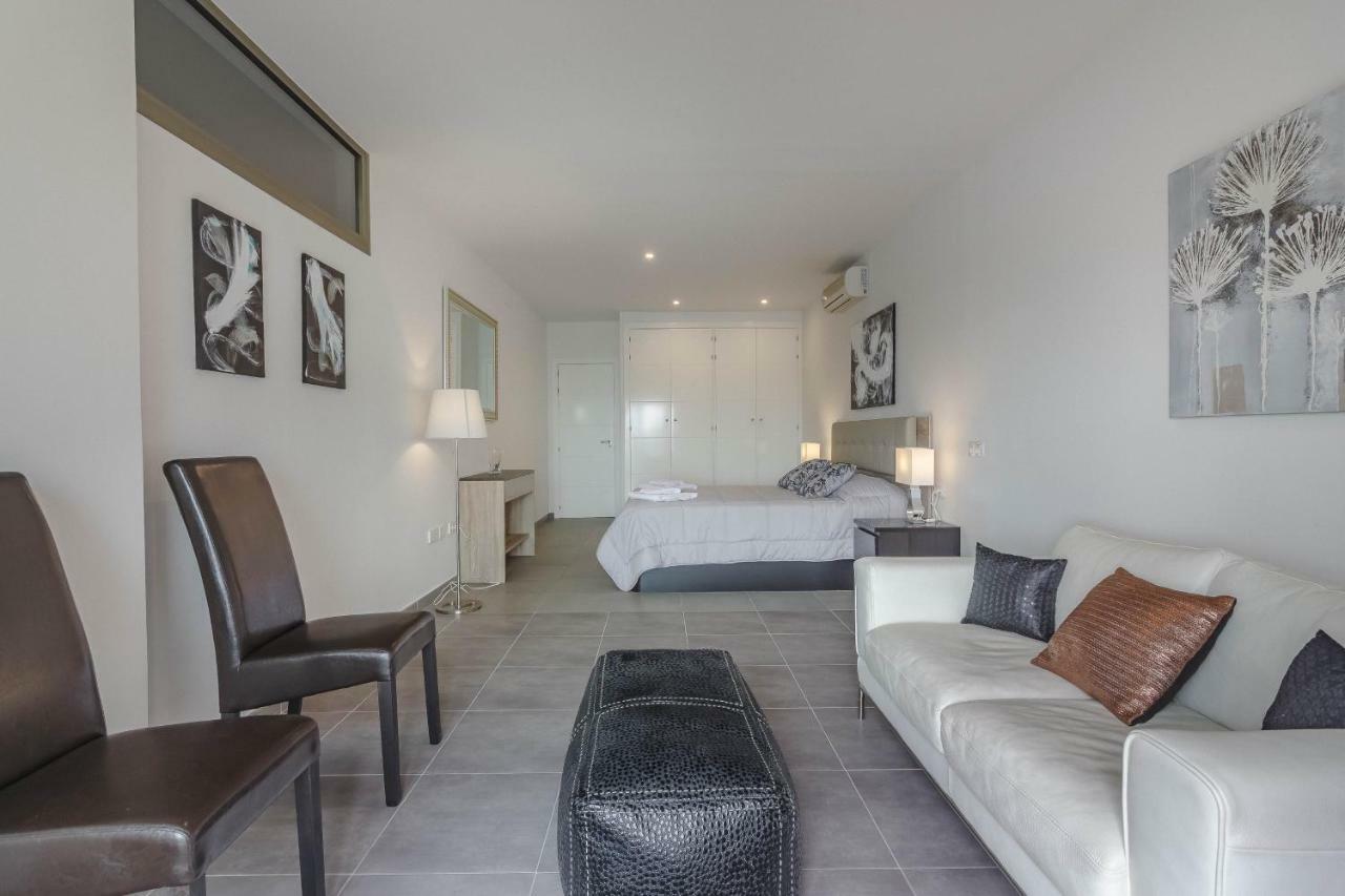 Villa Isabella, Luxury Villa With Heated Pool Ocean View In Adeje, Tenerife アデヘ エクステリア 写真
