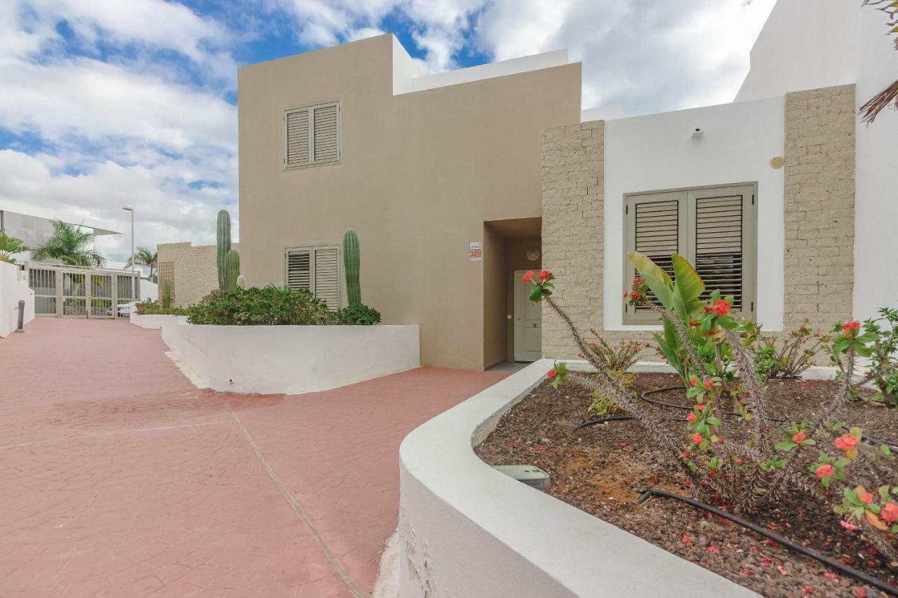 Villa Isabella, Luxury Villa With Heated Pool Ocean View In Adeje, Tenerife アデヘ エクステリア 写真