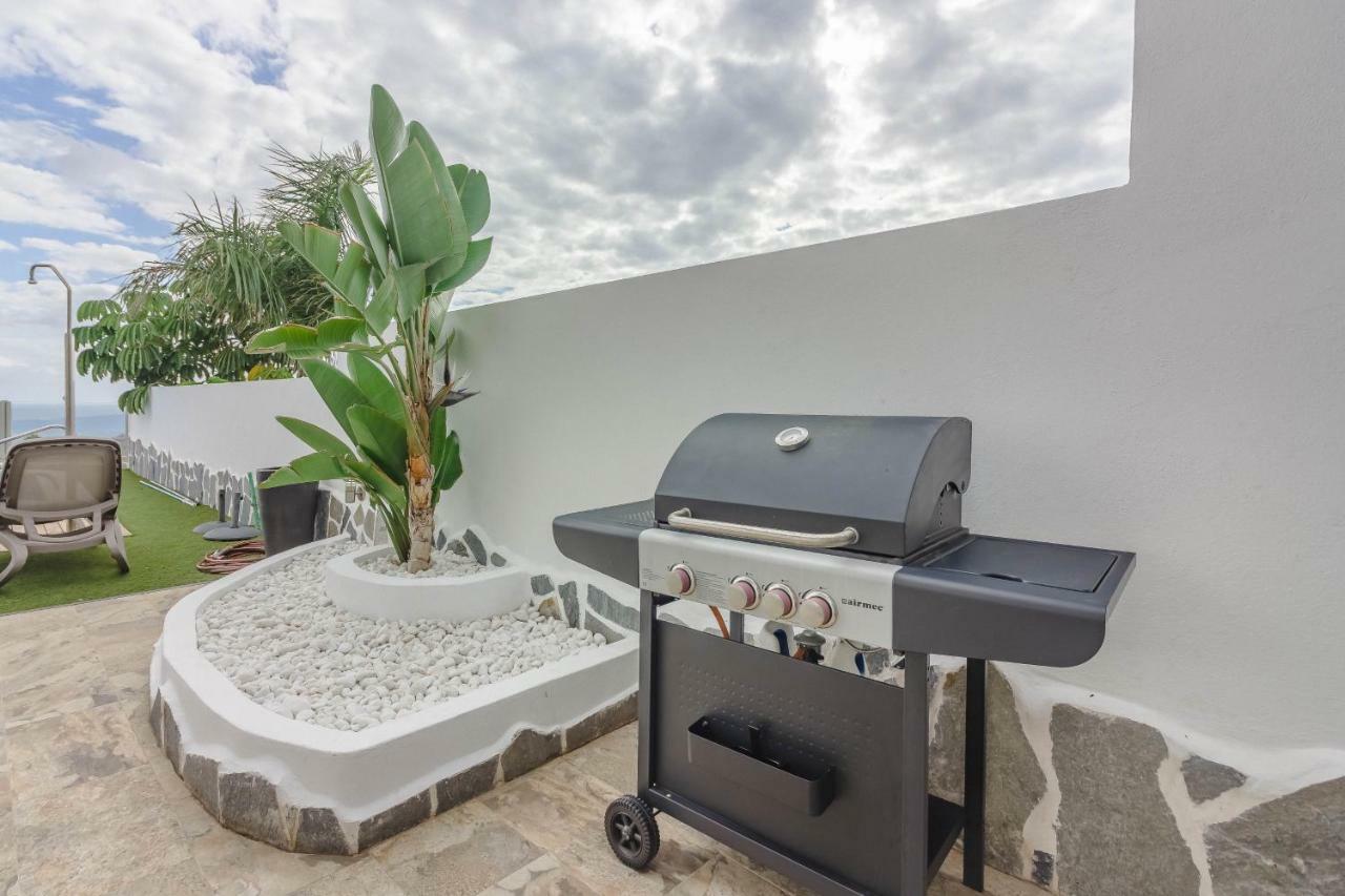 Villa Isabella, Luxury Villa With Heated Pool Ocean View In Adeje, Tenerife アデヘ エクステリア 写真