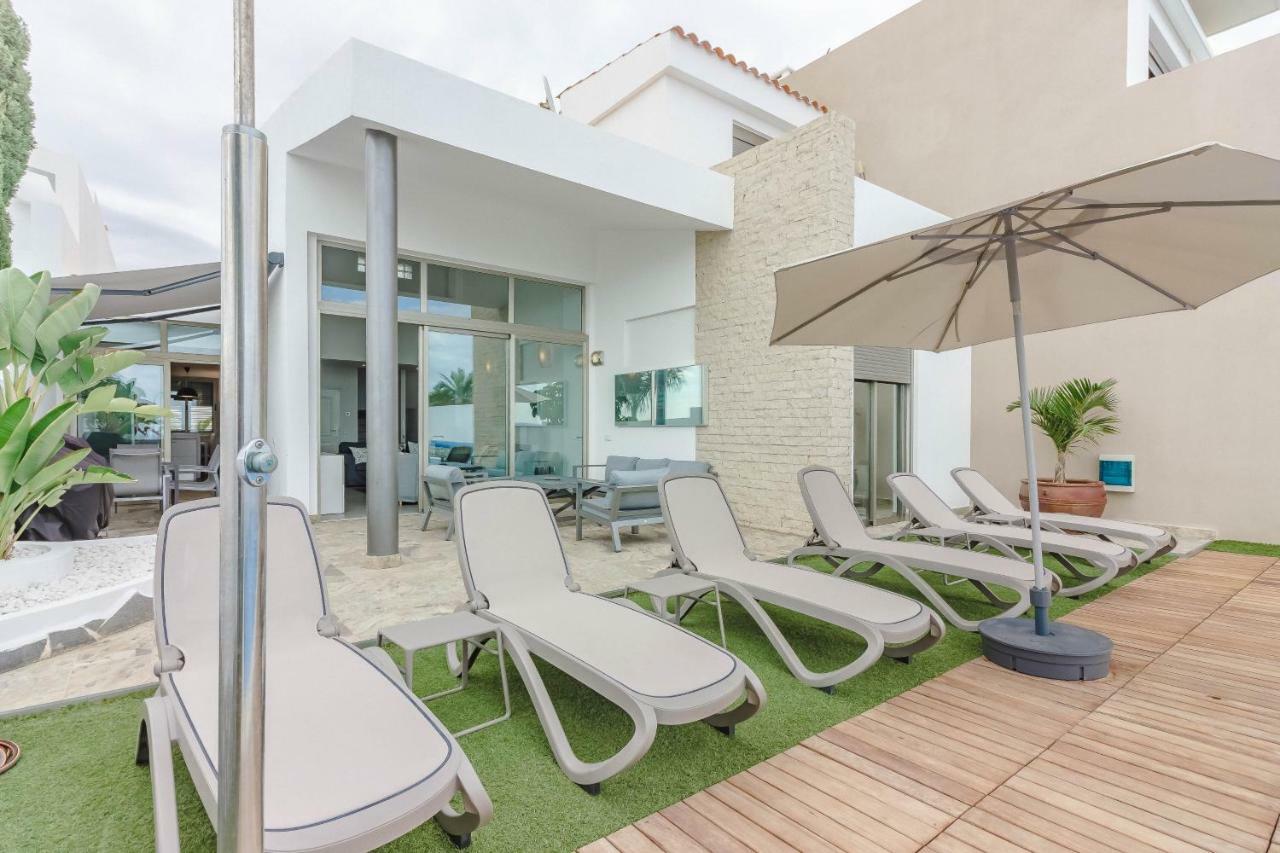 Villa Isabella, Luxury Villa With Heated Pool Ocean View In Adeje, Tenerife アデヘ エクステリア 写真