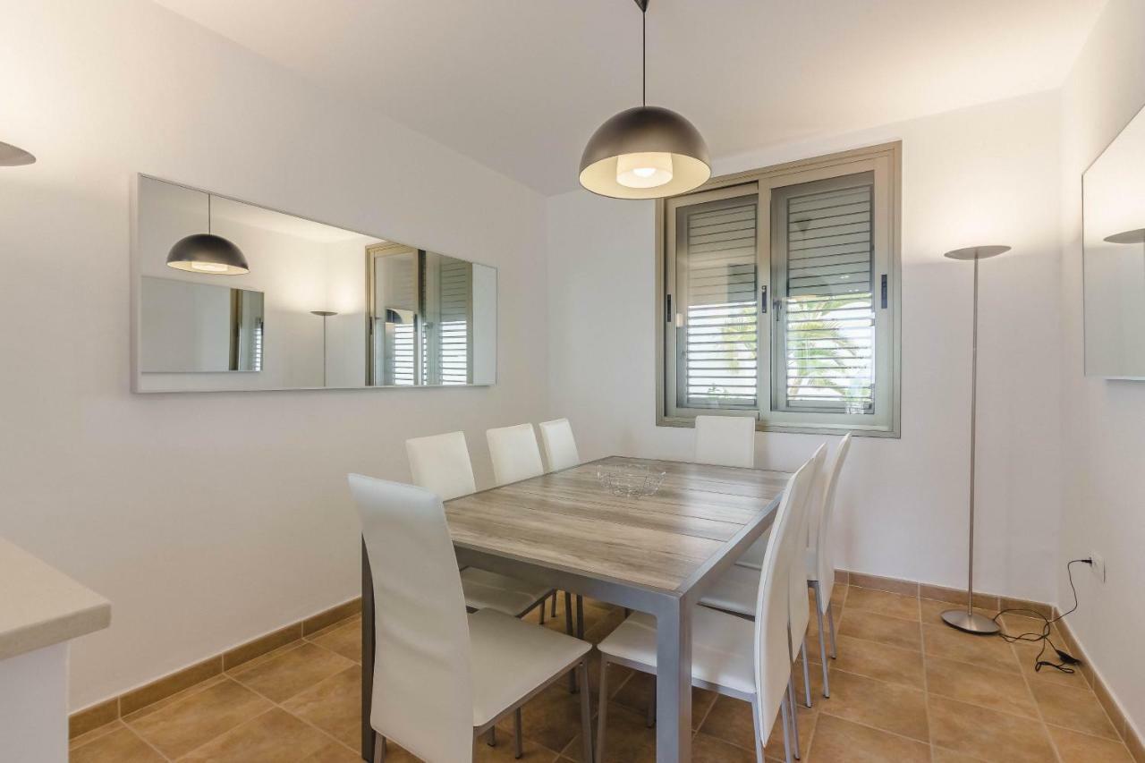 Villa Isabella, Luxury Villa With Heated Pool Ocean View In Adeje, Tenerife アデヘ エクステリア 写真