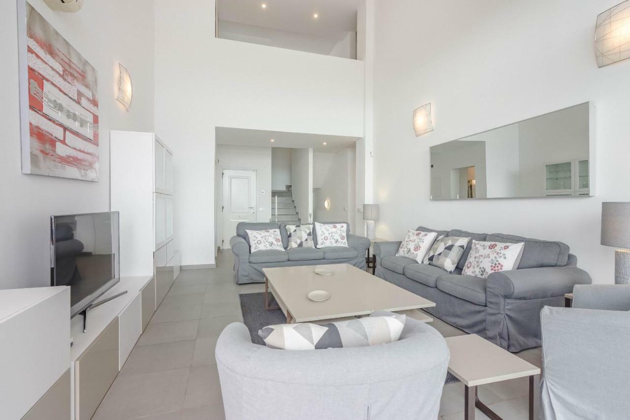 Villa Isabella, Luxury Villa With Heated Pool Ocean View In Adeje, Tenerife アデヘ エクステリア 写真