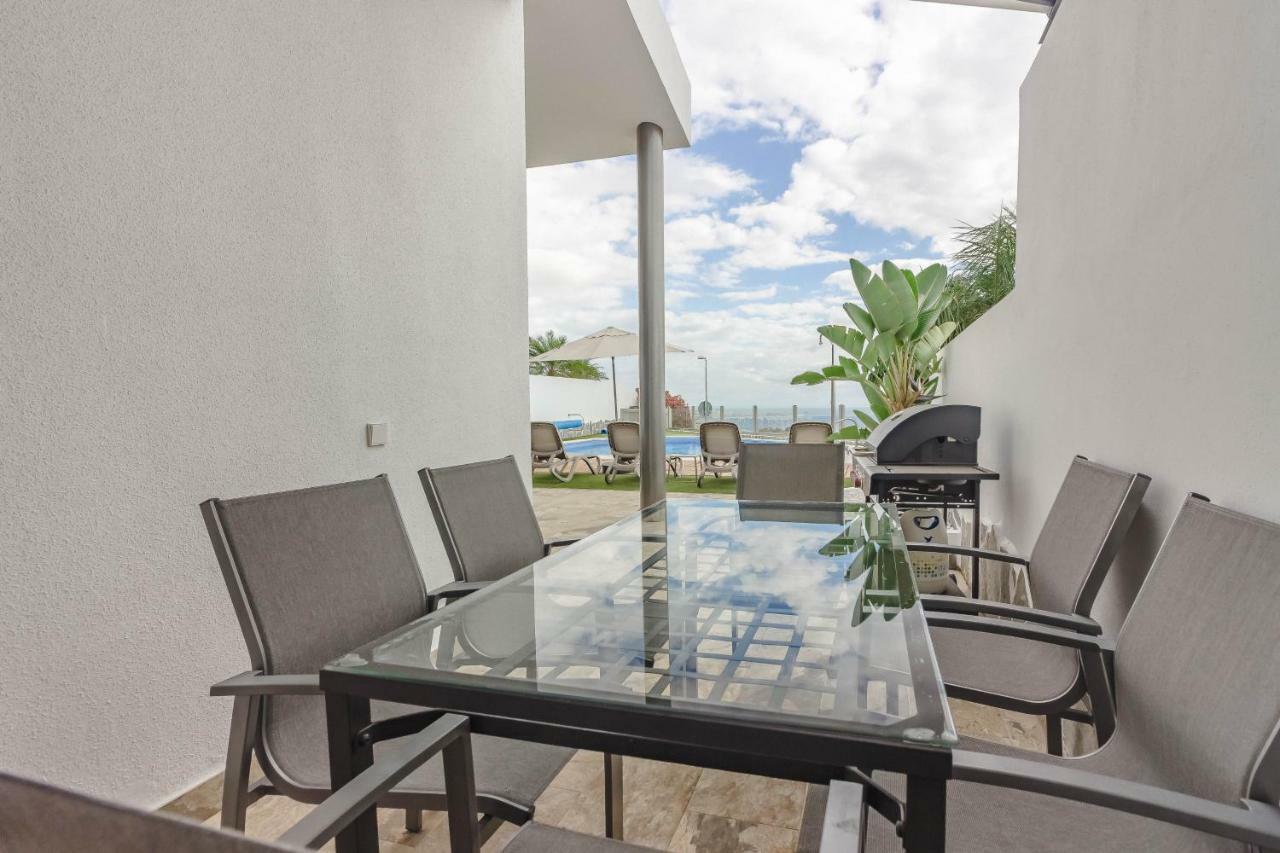 Villa Isabella, Luxury Villa With Heated Pool Ocean View In Adeje, Tenerife アデヘ エクステリア 写真